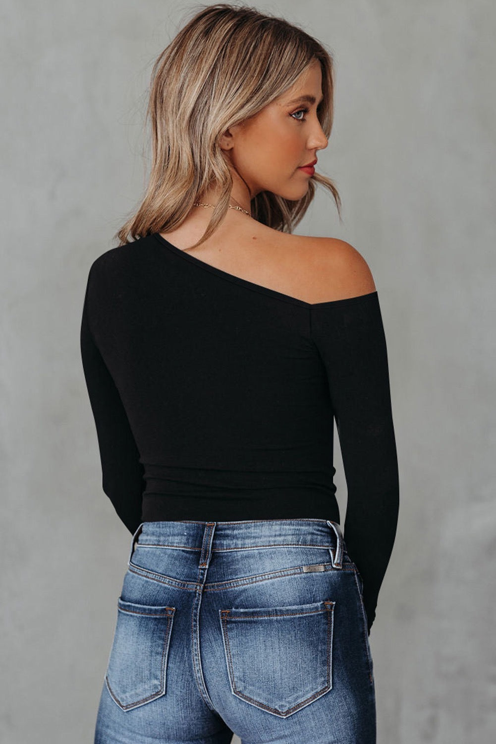 Blusa negra hombro descubierto Small