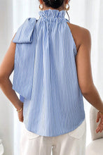Cargar imagen en el visor de la galería, Blusa cuello halter rayas azules S
