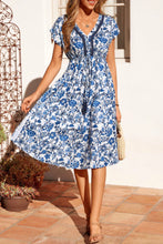 Cargar imagen en el visor de la galería, Vestido corto azul con flores M
