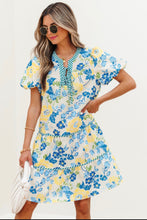 Cargar imagen en el visor de la galería, Vestido corto floral amarillo y azul S
