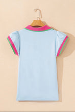 Cargar imagen en el visor de la galería, Blusa celeste cuello V rosado M
