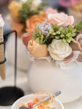 Cargar imagen en el visor de la galería, Arreglo floral grande
