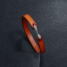 Cargar imagen en el visor de la galería, Pulsera de cuero cierre gancho
