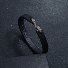 Cargar imagen en el visor de la galería, Pulsera de cuero cierre gancho
