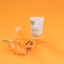 Cargar imagen en el visor de la galería, Leche Solar Protección Facial SPF50
