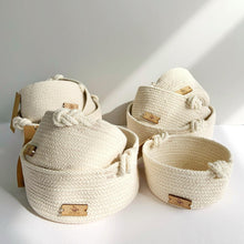 Cargar imagen en el visor de la galería, Cesta con nudos grande 22x9 cms
