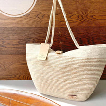 Cargar imagen en el visor de la galería, Bolso Goldfinch con yute
