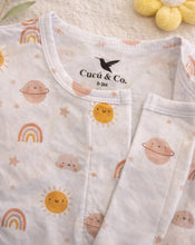 Cargar imagen en el visor de la galería, Pijama bambú magnética arcoiris 0-3m
