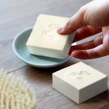 Cargar imagen en el visor de la galería, Exotik Nat Shampoo Solido Cabello Normal  65g
