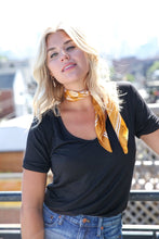 Cargar imagen en el visor de la galería, Bufandas seda
