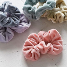 Cargar imagen en el visor de la galería, French Scrunchies
