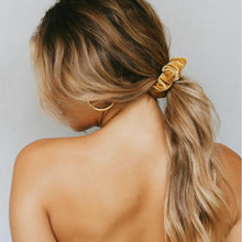 Cargar imagen en el visor de la galería, French Scrunchies
