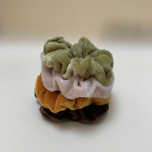 Cargar imagen en el visor de la galería, French Scrunchies

