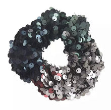 Cargar imagen en el visor de la galería, French Scrunchies con perlas
