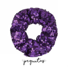 Cargar imagen en el visor de la galería, French Scrunchies con perlas
