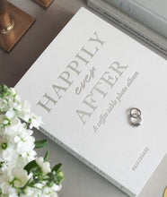 Cargar imagen en el visor de la galería, Libro Álbum bodas Happily
