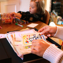 Cargar imagen en el visor de la galería, Libro Little Artists

