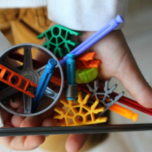 Cargar imagen en el visor de la galería, Knex Imagine Dune Buggy Building  Set
