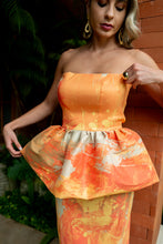 Cargar imagen en el visor de la galería, Vestido Andromeda strapless naranja L
