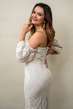 Cargar imagen en el visor de la galería, Vestido Creme beige corto con hojas y mangas abombadas L
