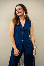 Cargar imagen en el visor de la galería, Set Lys chaleco y pantalón azul con flecos L
