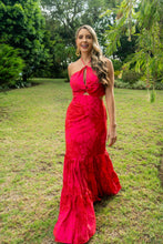Cargar imagen en el visor de la galería, Vestido Memphis rojo con rosado elástico en espalda S
