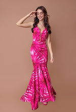 Cargar imagen en el visor de la galería, Vestido mohana rosado con escote en v en espalda M
