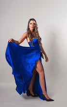 Cargar imagen en el visor de la galería, Vestido Monaco azul pavo liso strapless M
