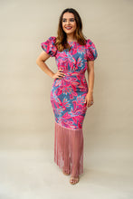 Cargar imagen en el visor de la galería, Vestido Rose celeste con flores y flecos rosados M
