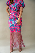 Cargar imagen en el visor de la galería, Vestido Rose celeste con flores y flecos rosados M
